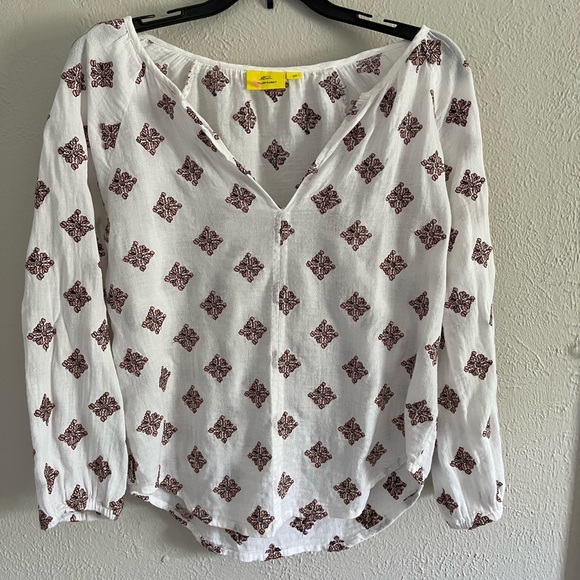 Roberta Rabbit Shirt - Picture 2 of 6